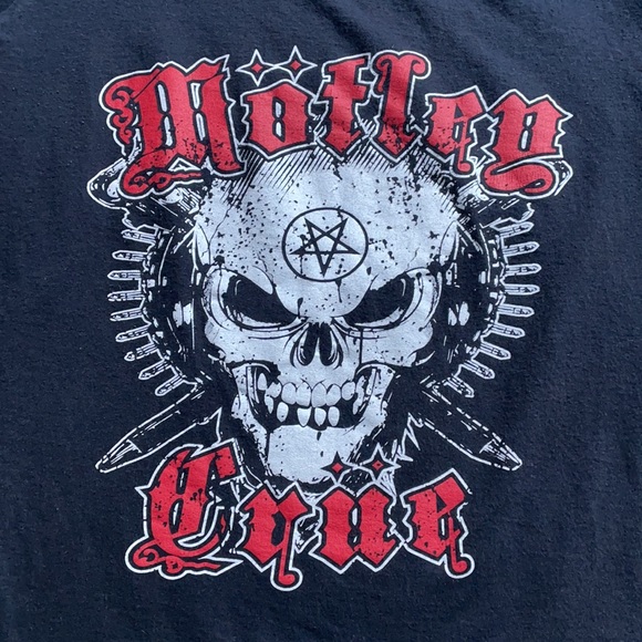 ✨Mötley Crüe Black T-shirt✨ - Picture 4 of 5